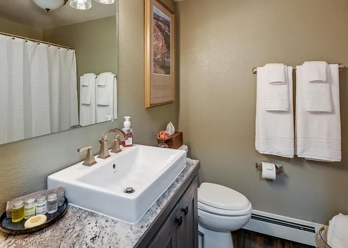 Gem < 1/2 Mi To Of Wyoming! Apartment