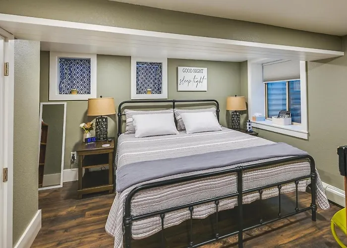 Gem < 1/2 Mi To Of Wyoming! Apartment *