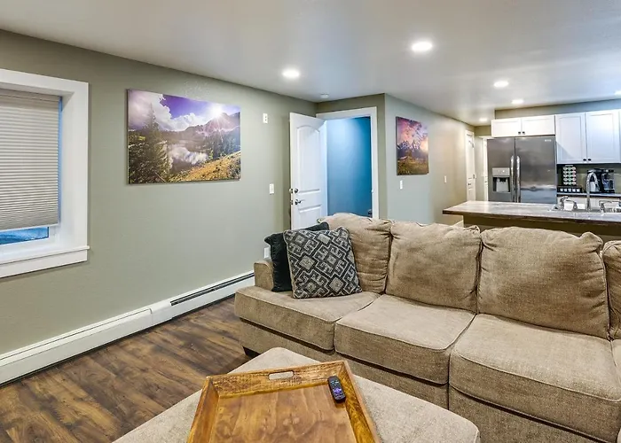 Gem < 1/2 Mi To Of Wyoming! Apartment