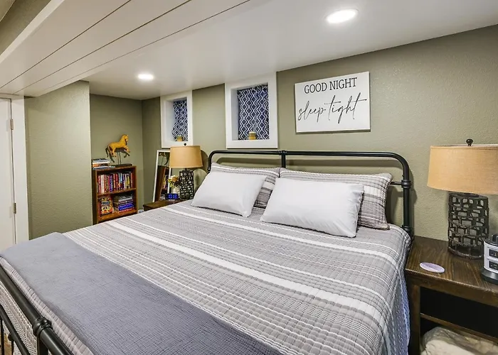 Gem < 1/2 Mi To Of Wyoming! Apartment *
